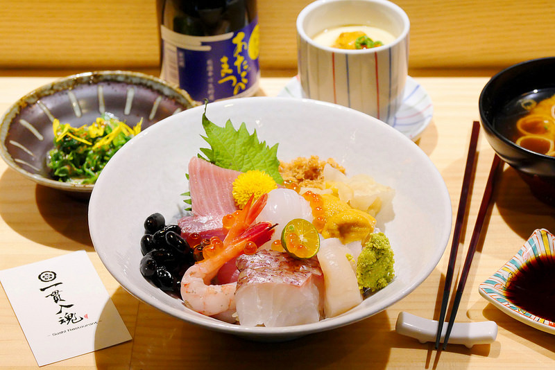 【台中】一貫入魂:隱密江戶前壽司料亭華麗散壽司豐盛上桌 還有無菜單1680壽司套餐飽足又滿足!