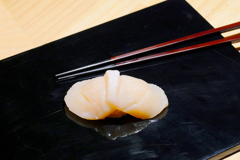 【台中】一貫入魂:隱密江戶前壽司料亭華麗散壽司豐盛上桌 還有無菜單1680壽司套餐飽足又滿足!