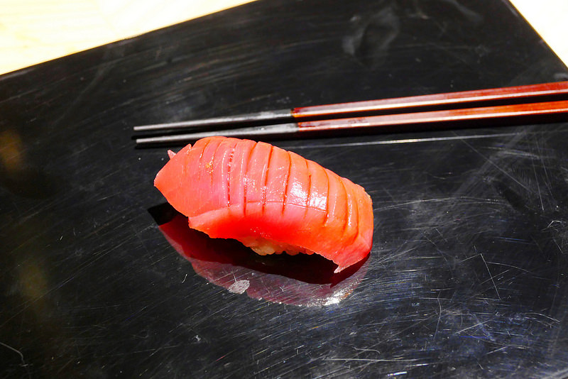 【台中】一貫入魂:隱密江戶前壽司料亭華麗散壽司豐盛上桌 還有無菜單1680壽司套餐飽足又滿足!