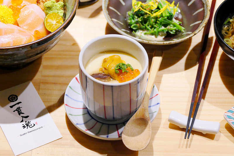 【台中】一貫入魂:隱密江戶前壽司料亭華麗散壽司豐盛上桌 還有無菜單1680壽司套餐飽足又滿足!