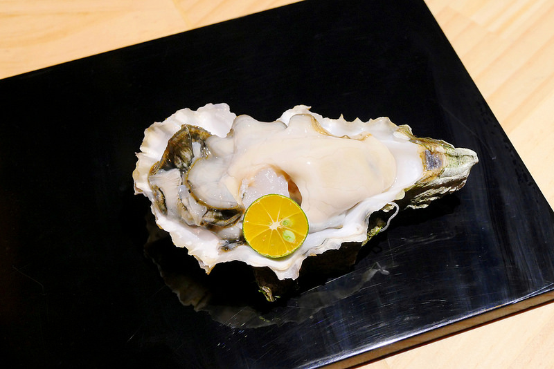 【台中】一貫入魂:隱密江戶前壽司料亭華麗散壽司豐盛上桌 還有無菜單1680壽司套餐飽足又滿足!