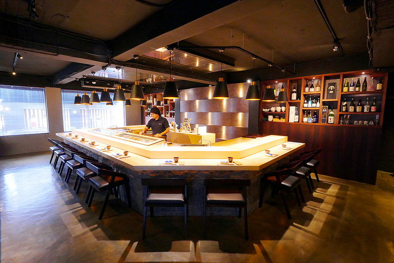 【台中】一貫入魂:隱密江戶前壽司料亭華麗散壽司豐盛上桌 還有無菜單1680壽司套餐飽足又滿足!