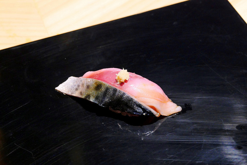 【台中】一貫入魂:隱密江戶前壽司料亭華麗散壽司豐盛上桌 還有無菜單1680壽司套餐飽足又滿足!