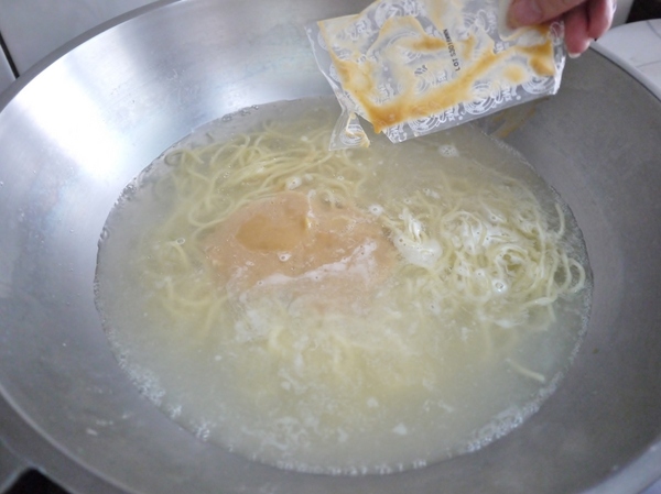 點線麵 單純不簡單 簡單做好麵:『點線麵』冷凍快速麵