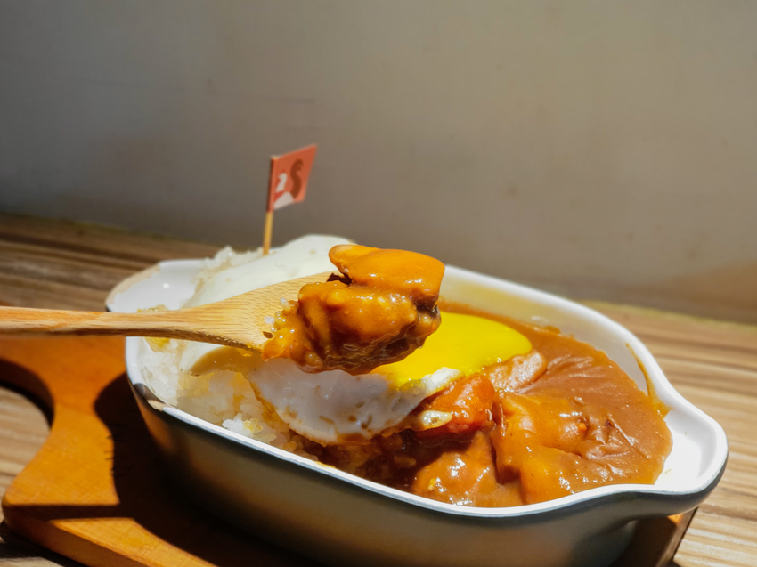 台北美食||Home Curry﻿-藏在萬年大樓裡的日式咖哩，平價又可愛||萬華區、台北咖哩飯
