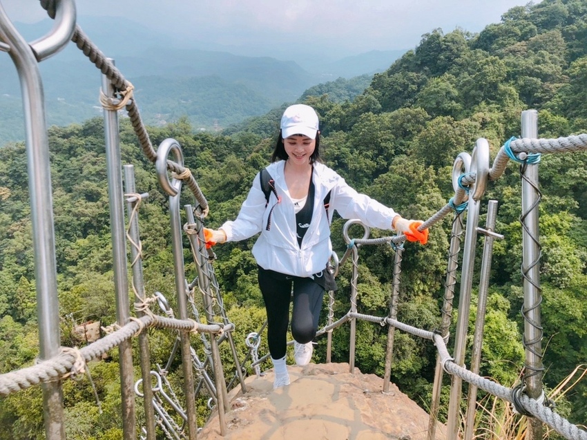 搭火車遊孝子山一次攻頂挑戰刺激三顆山~走捷徑效率攻頂普陀山!