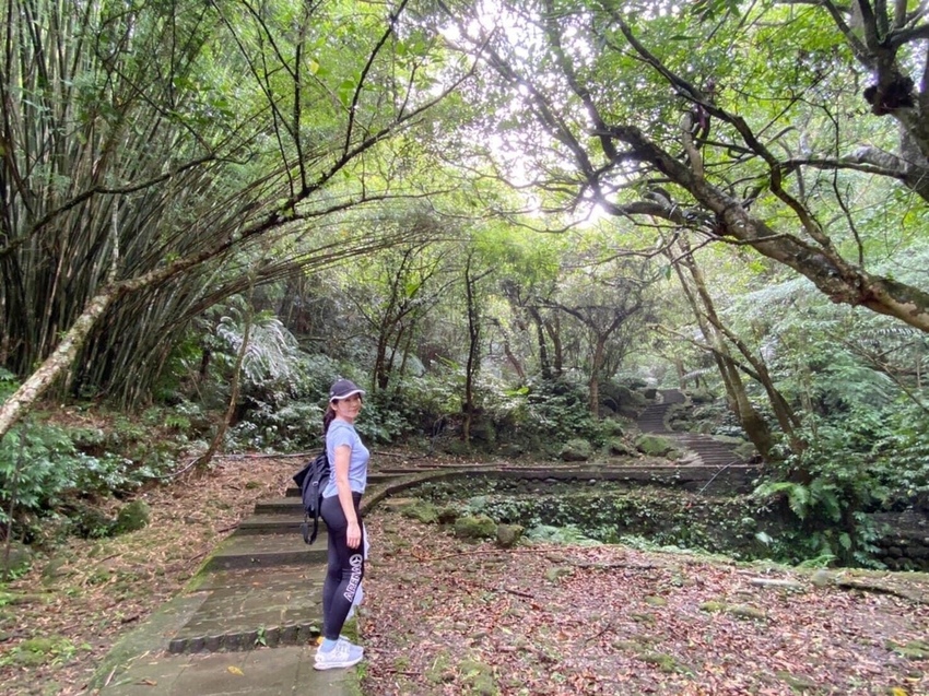 搭火車遊孝子山一次攻頂挑戰刺激三顆山~走捷徑效率攻頂普陀山!