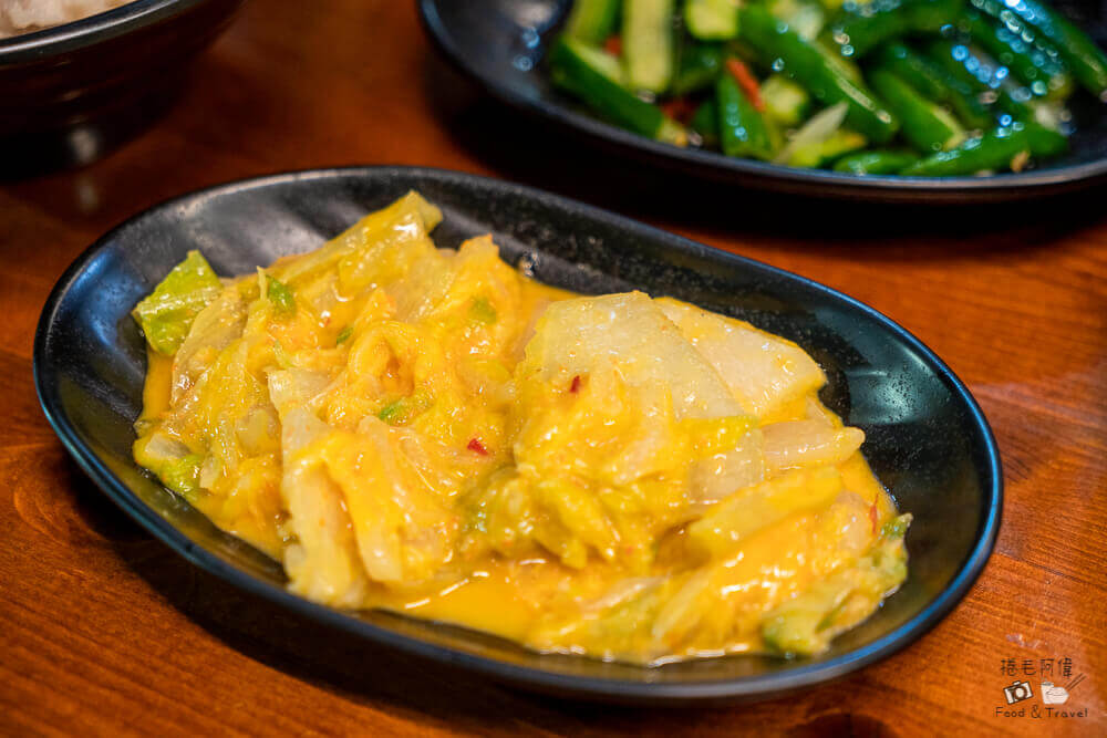 宜蘭冬山車站旁美食推薦!阿婆油飯從早餐賣到宵夜,在地人銅板美食名單。