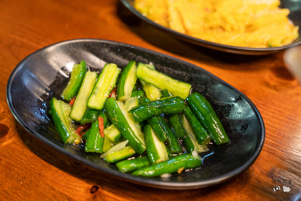 宜蘭冬山車站旁美食推薦!阿婆油飯從早餐賣到宵夜,在地人銅板美食名單。