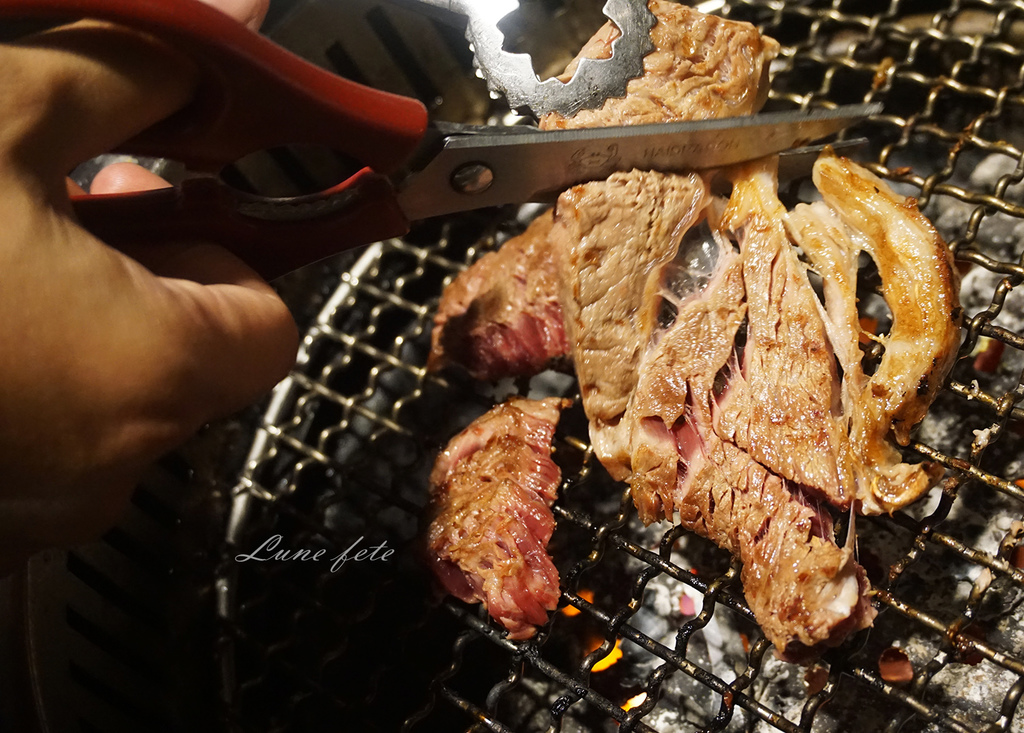 [秋季吃蟹大滿足]帝一帝王蟹燒烤吃到飽 活跳跳波斯頓龍蝦/智利帝王蟹/加拿大生蠔/日本生食級干貝/馬來西亞大蛤～全球特色食材上桌ＶＳ極享尊榮的桌邊代烤服務～