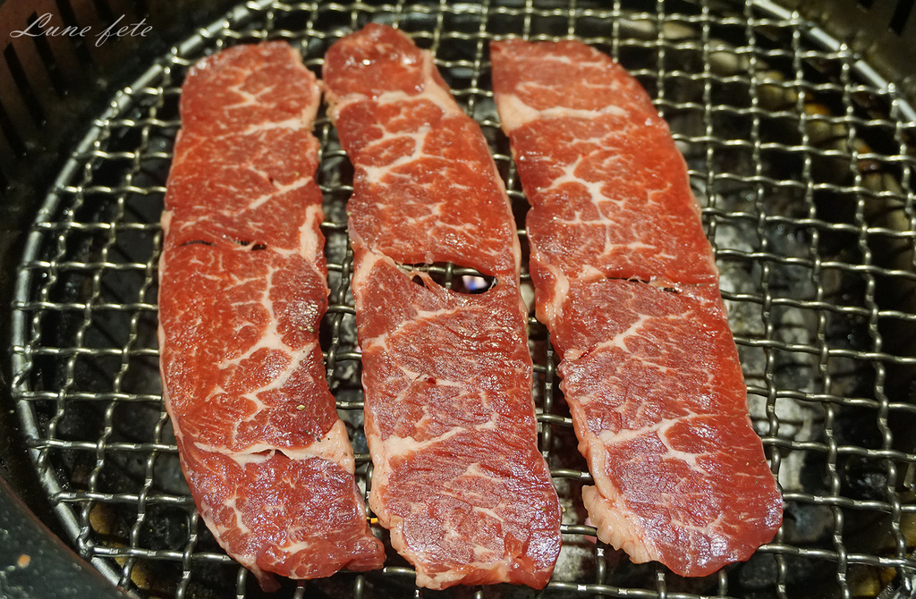 [秋季吃蟹大滿足]帝一帝王蟹燒烤吃到飽 活跳跳波斯頓龍蝦/智利帝王蟹/加拿大生蠔/日本生食級干貝/馬來西亞大蛤～全球特色食材上桌ＶＳ極享尊榮的桌邊代烤服務～