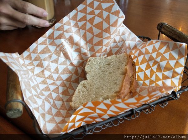 19-09-22-12-47-53-050_photo