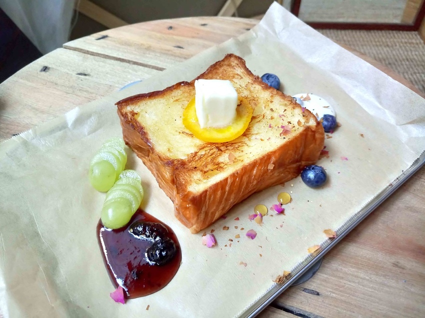 【新竹東區】Simple 簡單吃☞藏身於小巷中的迷人甜點店，從裝潢到餐點，每一處都充滿驚喜!