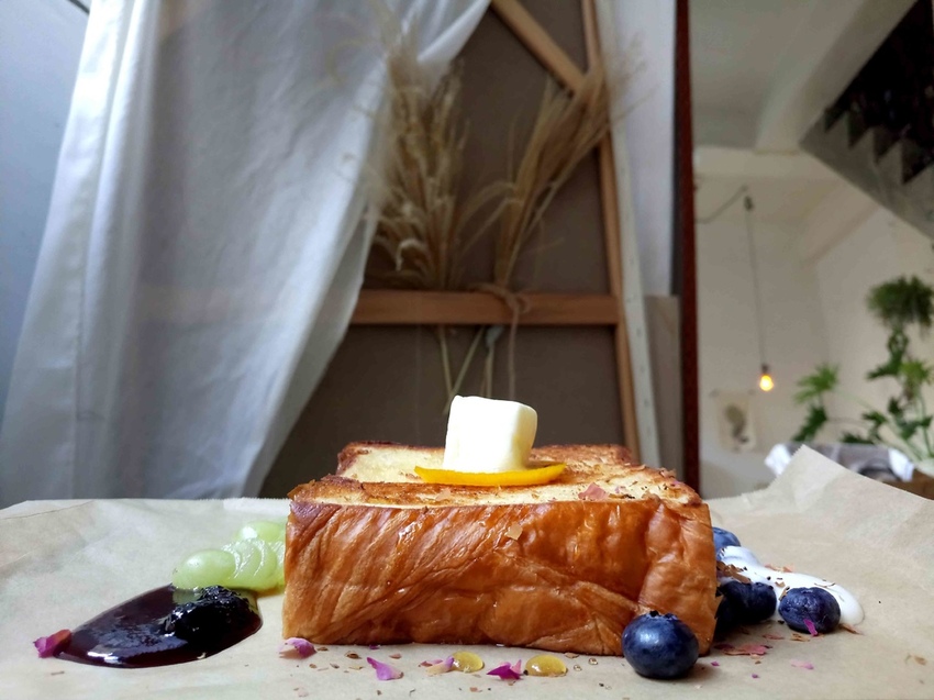 【新竹東區】Simple 簡單吃☞藏身於小巷中的迷人甜點店，從裝潢到餐點，每一處都充滿驚喜!