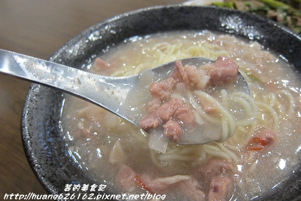 鉄木真生炒羊肉羹：【新北三重區】捷運菜寮美食『鉄木真生炒羊肉羹』必點炒羊肉,便宜又大碗~