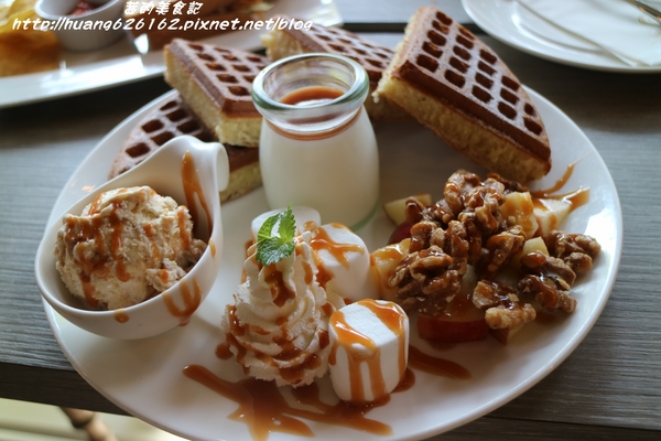 秀咖啡 SHOWCAFE：【台北中山區】捷運中山站『秀咖啡 SHOWCAFE』欣欣百貨/欣欣秀泰/愛評體驗團