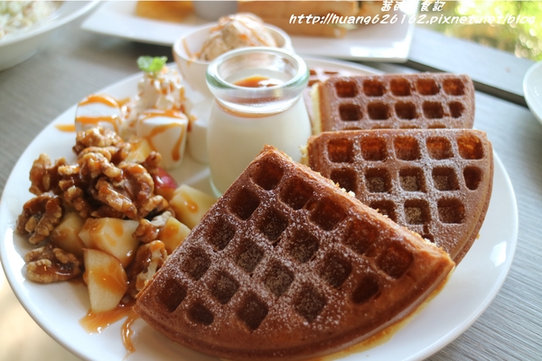 秀咖啡 SHOWCAFE：【台北中山區】捷運中山站『秀咖啡 SHOWCAFE』欣欣百貨/欣欣秀泰/愛評體驗團