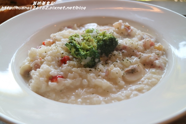 秀咖啡 SHOWCAFE：【台北中山區】捷運中山站『秀咖啡 SHOWCAFE』欣欣百貨/欣欣秀泰/愛評體驗團