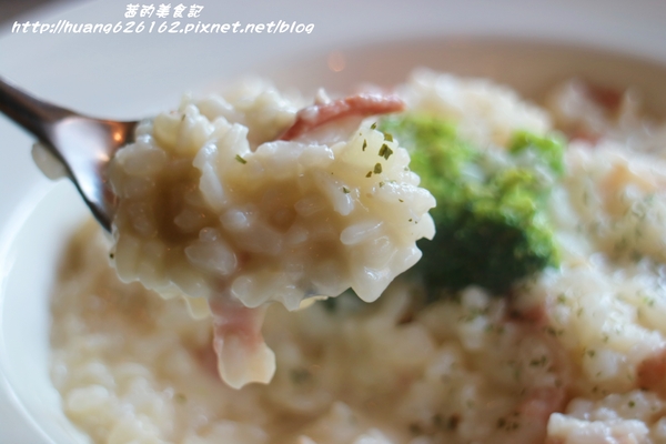 秀咖啡 SHOWCAFE：【台北中山區】捷運中山站『秀咖啡 SHOWCAFE』欣欣百貨/欣欣秀泰/愛評體驗團