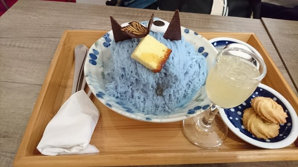 一隅冰屋：高雄~一隅冰屋~超可愛藍色妖怪現身~大家一起收服萌萌妖吧~