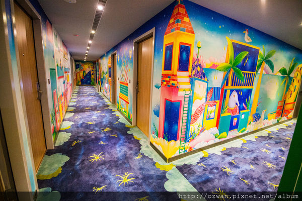 [住宿]住進童話世界裡的幻彩花園～高雄秝芯旅店（駁二愛河館）。