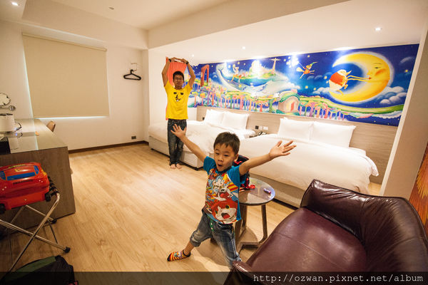 [住宿]住進童話世界裡的幻彩花園～高雄秝芯旅店（駁二愛河館）。