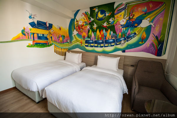 [住宿]住進童話世界裡的幻彩花園～高雄秝芯旅店（駁二愛河館）。