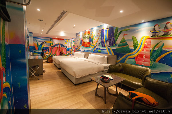 [住宿]住進童話世界裡的幻彩花園～高雄秝芯旅店（駁二愛河館）。