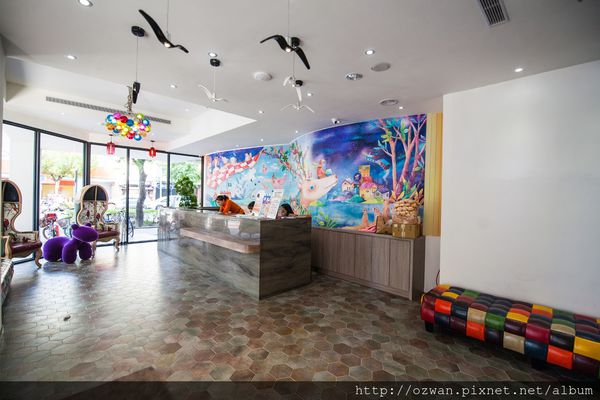 [住宿]住進童話世界裡的幻彩花園～高雄秝芯旅店（駁二愛河館）。