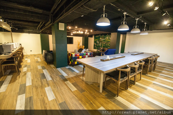 [住宿]住進童話世界裡的幻彩花園～高雄秝芯旅店（駁二愛河館）。