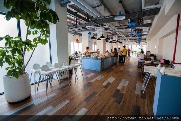 [住宿]住進童話世界裡的幻彩花園～高雄秝芯旅店（駁二愛河館）。