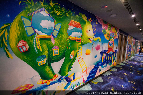 [住宿]住進童話世界裡的幻彩花園～高雄秝芯旅店（駁二愛河館）。