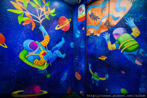 [住宿]住進童話世界裡的幻彩花園～高雄秝芯旅店（駁二愛河館）。