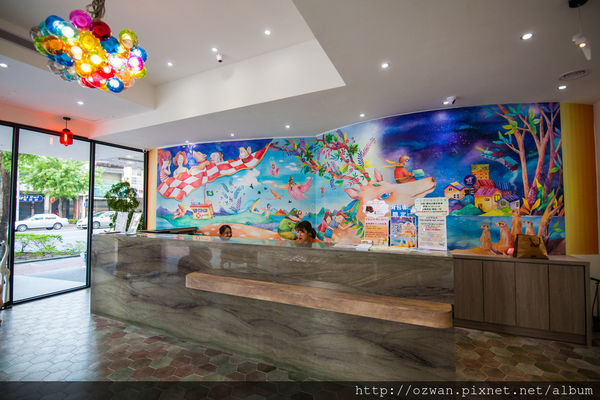 [住宿]住進童話世界裡的幻彩花園～高雄秝芯旅店（駁二愛河館）。