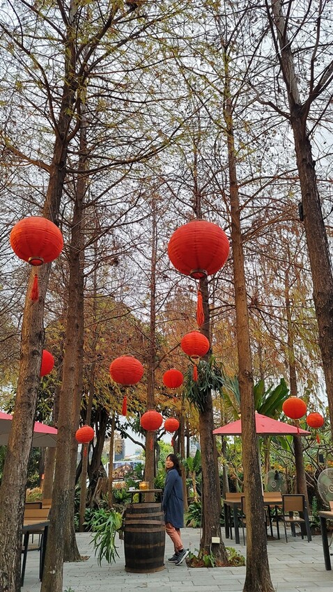 老饕帶路！！隱藏在田園間的絕美森林系景觀餐廳，如夢似幻的玻璃屋，享受著主廚精心手作料理，就來場浪漫的邂逅～ 