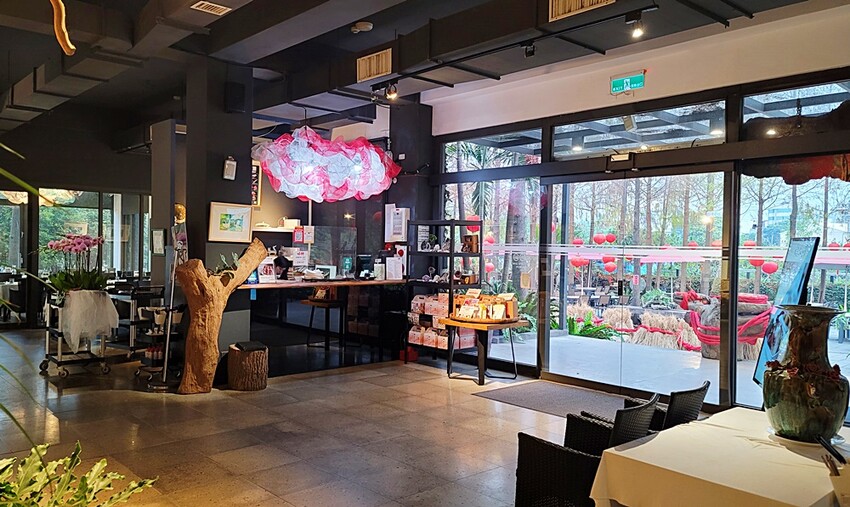 老饕帶路！！隱藏在田園間的絕美森林系景觀餐廳，如夢似幻的玻璃屋，享受著主廚精心手作料理，就來場浪漫的邂逅～ 