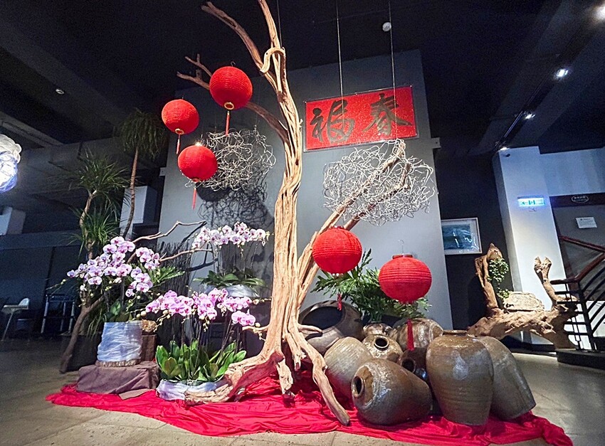 老饕帶路！！隱藏在田園間的絕美森林系景觀餐廳，如夢似幻的玻璃屋，享受著主廚精心手作料理，就來場浪漫的邂逅～ 