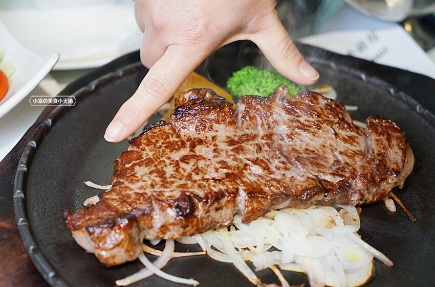 老饕帶路！！隱藏在田園間的絕美森林系景觀餐廳，如夢似幻的玻璃屋，享受著主廚精心手作料理，就來場浪漫的邂逅～ 