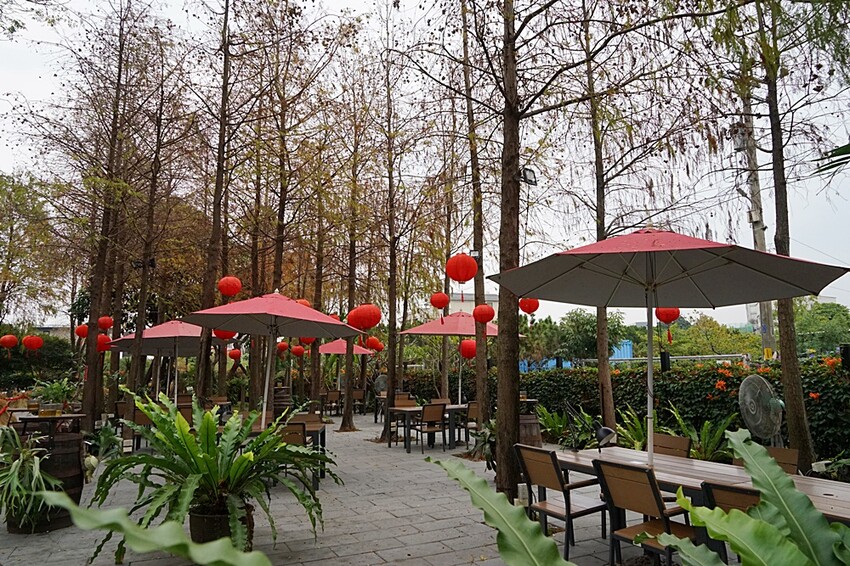 老饕帶路！！隱藏在田園間的絕美森林系景觀餐廳，如夢似幻的玻璃屋，享受著主廚精心手作料理，就來場浪漫的邂逅～ 