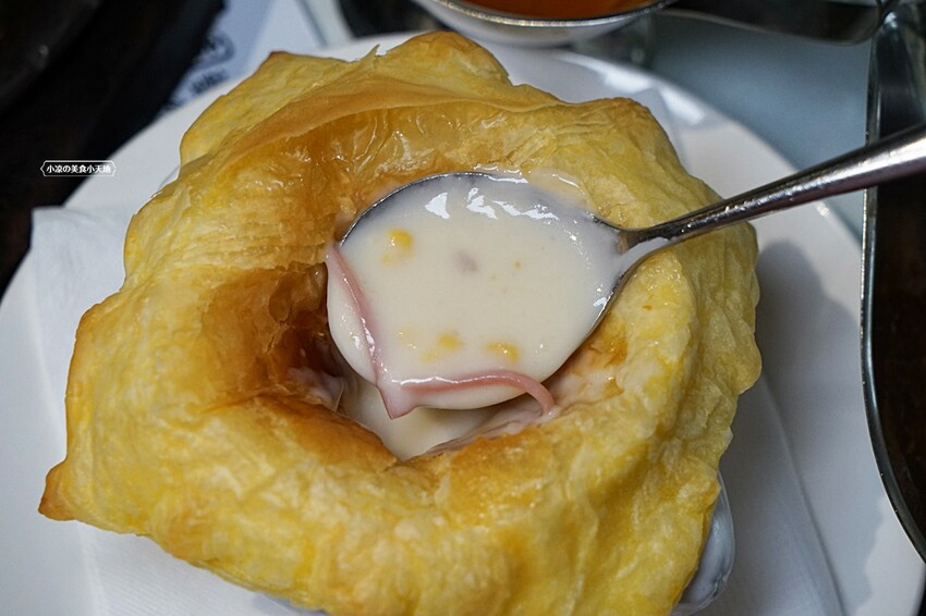 老饕帶路！！隱藏在田園間的絕美森林系景觀餐廳，如夢似幻的玻璃屋，享受著主廚精心手作料理，就來場浪漫的邂逅～ 