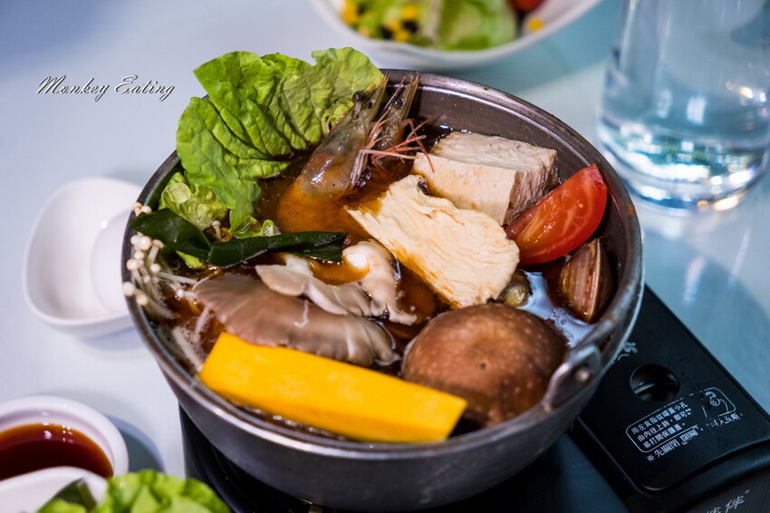 【彰化美食】家園藝術咖啡牛排館│北斗最美森林系庭園餐廳，40年老字號高CP值牛排火鍋簡餐。彰化田尾一日遊必吃 - 貪吃猴的幻想