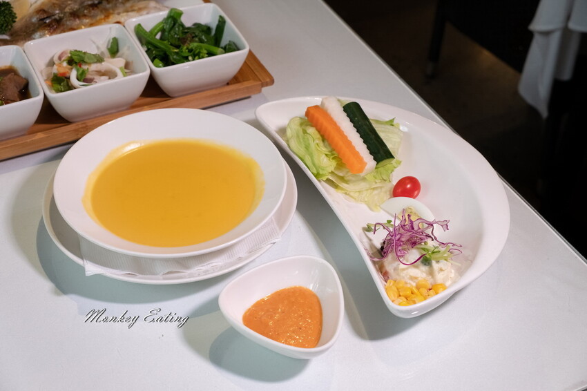 【彰化美食】家園藝術咖啡牛排館│北斗最美森林系庭園餐廳，40年老字號高CP值牛排火鍋簡餐。彰化田尾一日遊必吃 - 貪吃猴的幻想