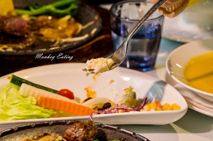 【彰化美食】家園藝術咖啡牛排館│北斗最美森林系庭園餐廳，40年老字號高CP值牛排火鍋簡餐。彰化田尾一日遊必吃 - 貪吃猴的幻想