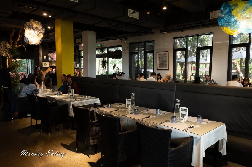 【彰化美食】家園藝術咖啡牛排館│北斗最美森林系庭園餐廳，40年老字號高CP值牛排火鍋簡餐。彰化田尾一日遊必吃 - 貪吃猴的幻想