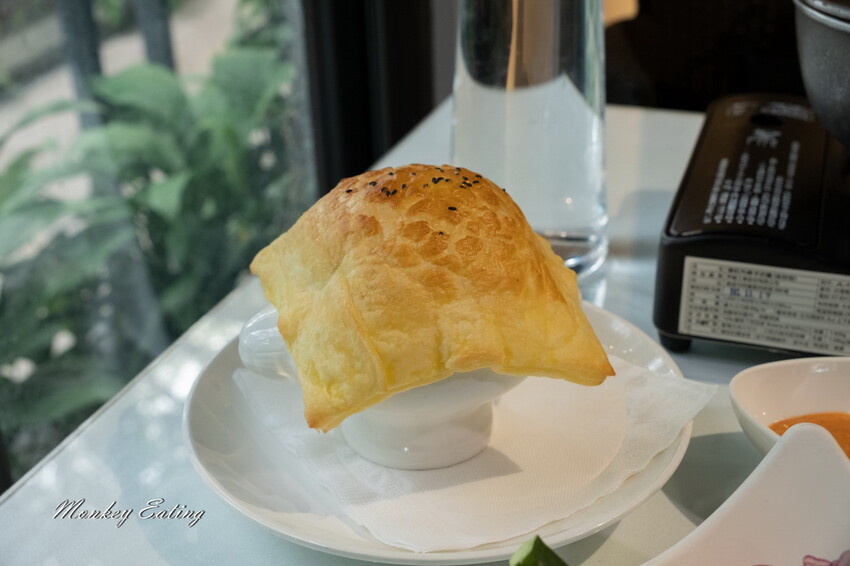 【彰化美食】家園藝術咖啡牛排館│北斗最美森林系庭園餐廳，40年老字號高CP值牛排火鍋簡餐。彰化田尾一日遊必吃 - 貪吃猴的幻想