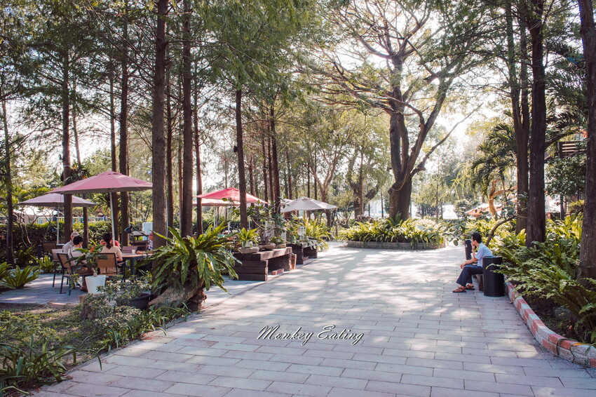 【彰化美食】家園藝術咖啡牛排館│北斗最美森林系庭園餐廳，40年老字號高CP值牛排火鍋簡餐。彰化田尾一日遊必吃 - 貪吃猴的幻想