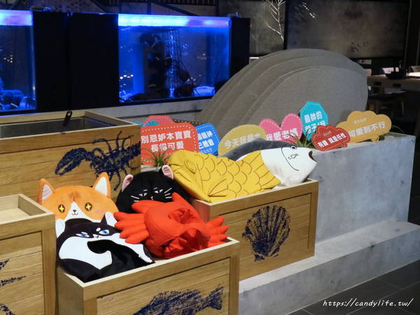 春花秋實 海鮮和牛鍋物：台中美食│春花秋實海鮮和牛鍋物〃頂級鍋物推薦!!活體海鮮入料，食材新鮮又實在，雙人套餐超澎湃～