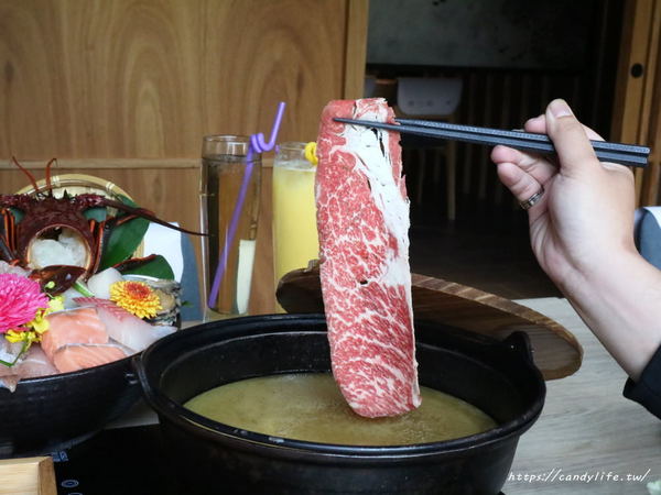 春花秋實 海鮮和牛鍋物：台中美食│春花秋實海鮮和牛鍋物〃頂級鍋物推薦!!活體海鮮入料，食材新鮮又實在，雙人套餐超澎湃～