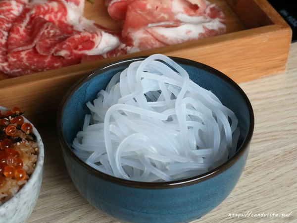 春花秋實 海鮮和牛鍋物：台中美食│春花秋實海鮮和牛鍋物〃頂級鍋物推薦!!活體海鮮入料，食材新鮮又實在，雙人套餐超澎湃～