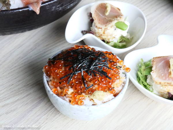 春花秋實 海鮮和牛鍋物：台中美食│春花秋實海鮮和牛鍋物〃頂級鍋物推薦!!活體海鮮入料，食材新鮮又實在，雙人套餐超澎湃～